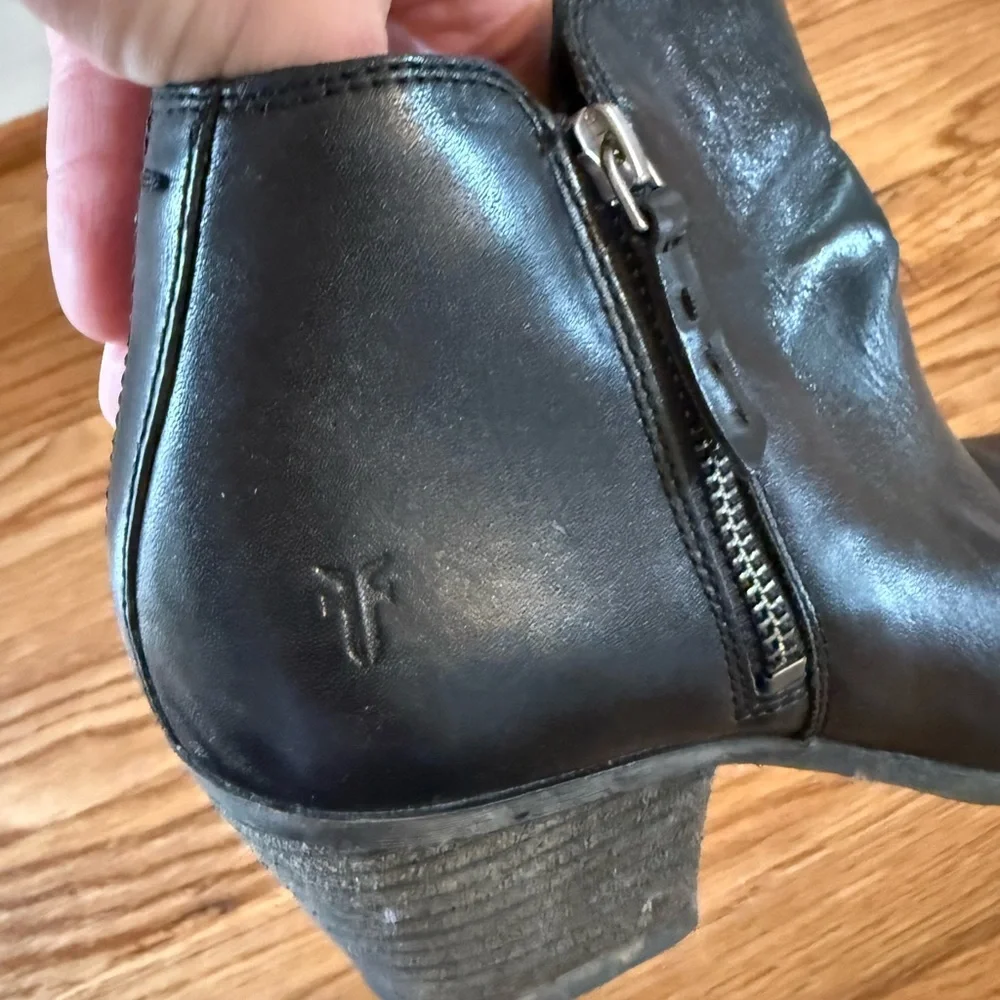 Frye Judith Double Zip Black Ankle Boots | Size 7 - Picture 3 of 6